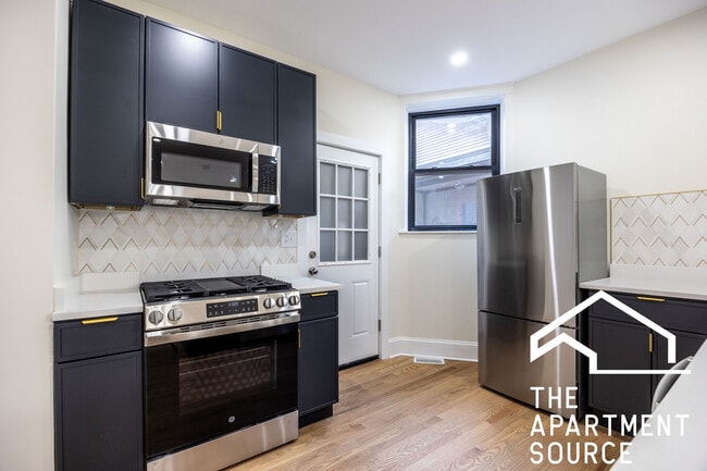 4638 N Hamilton Ave unit 1, Chicago, IL 60625 - photo 2