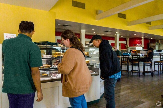 Elli’s Great American has diner-style favorites in South Salinas.