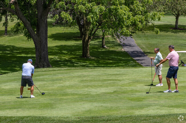 Just outside of Wesleyan Hill is a beautiful 18 hole golf course for guests to enjoy.