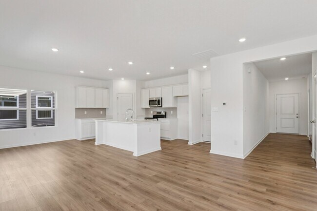 1673 Creek Bed Ln, Pendleton, IN 46064 - photo 5