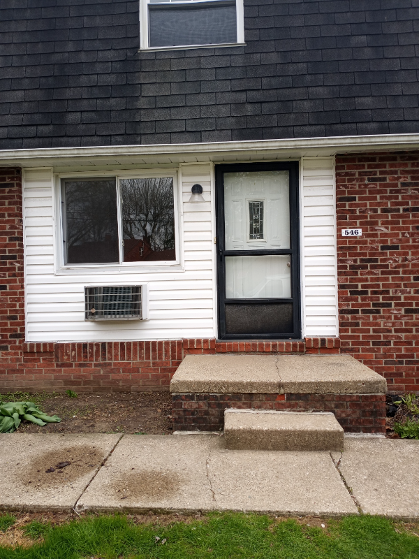 546 Park St NW, Navarre, OH 44662