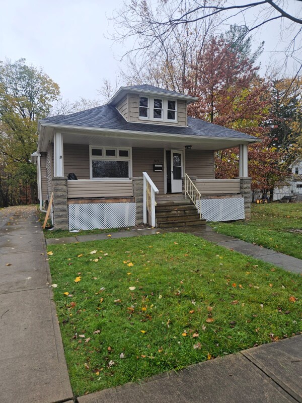 5171 Charles St, Maple Heights, OH 44137