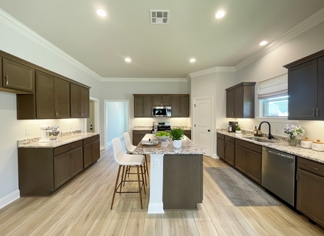 102 Hidden Meadows Dr, Lafayette, LA 70506 - photo 2