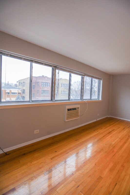 5701 N Kimball Ave unit 2, Chicago, IL 60659 - photo 3