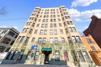 550 W Arlington Place, Chicago, IL 60614