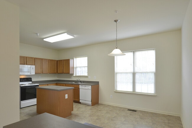The Pointe at Manorgreen Townhomes, Middle River, MD 21220 - photo 5