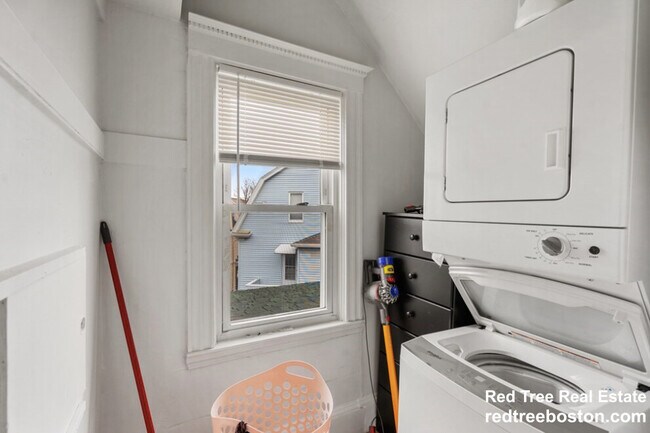 741 Broadway unit 2, Somerville, MA 02144 - photo 4