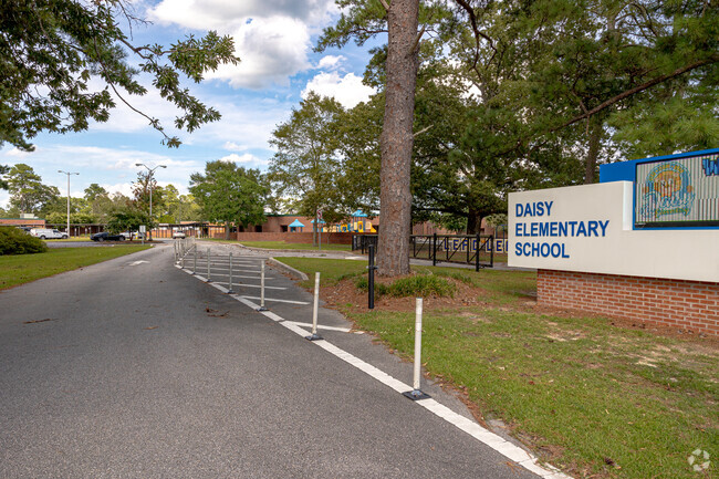 Daisy Elementary School is centrally located near residential neighborhoods.