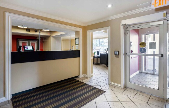 24851 Country Club Blvd, North Olmsted, OH 44070 - photo 5