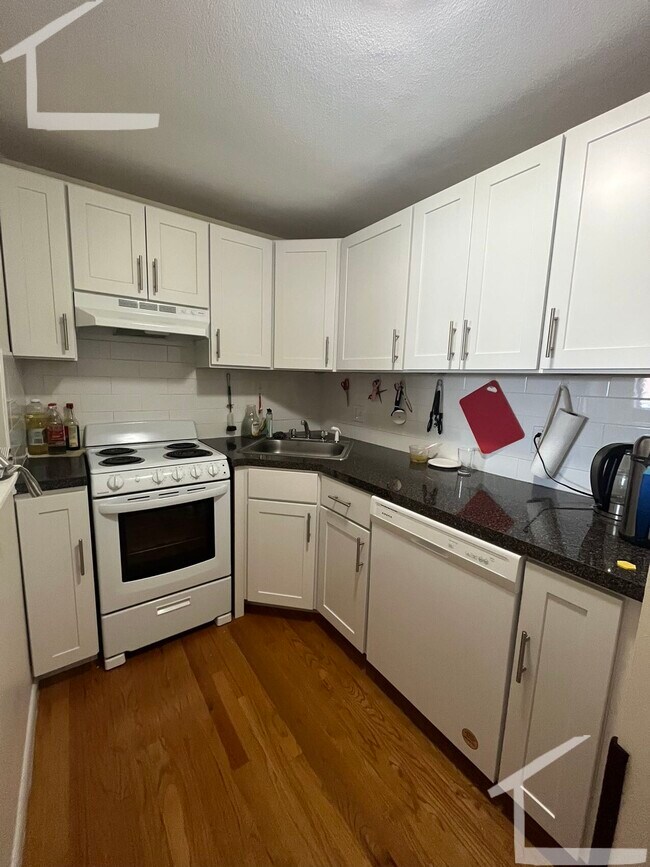 7 Allston St unit 9, Dorchester Center, MA 02124 - photo 3