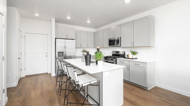 1924 N Golden Ruby Dr unit 36041377, Saratoga Springs, UT 84045 - photo 4