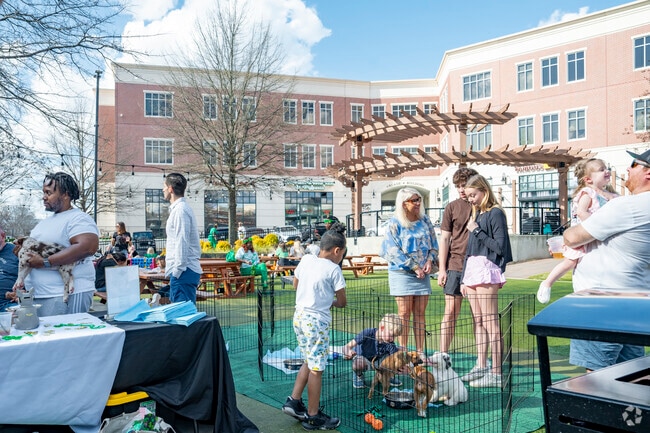 Yorkmount residents can visit the nearby Arsley for events, dining and shopping.