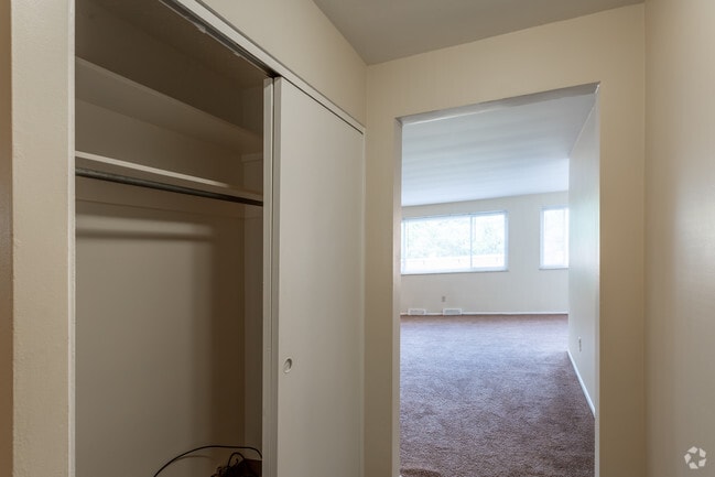 The Drake, Cleveland, OH 44120 - photo 3