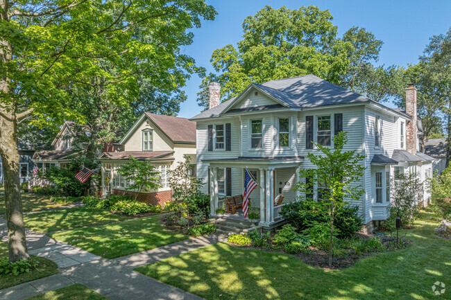 A wide variety of homes line the streets of the Boardman neighborhood.