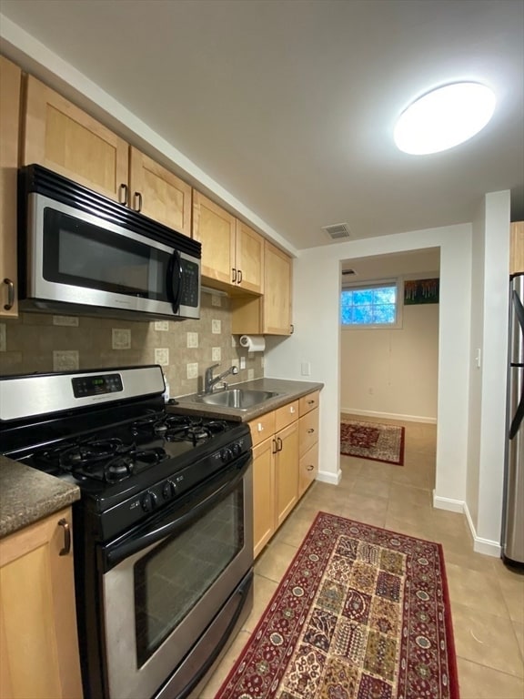 39 Dana St Unit 2, Cambridge, MA 02138