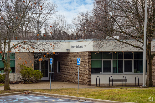 Hebrew Day School main entrance.