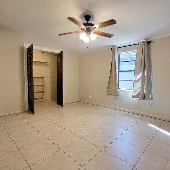 404 Bullard Pkwy, Temple Terrace, FL 33617 - photo 2
