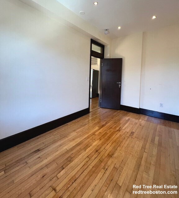 30 Gloucester St, Boston, MA 02115 - photo 7