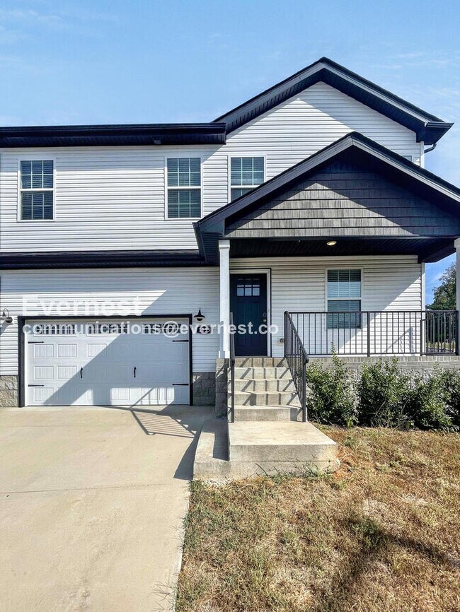 1135 Eagle's View Dr, Clarksville, TN 37040