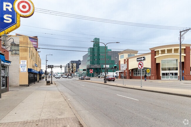 Snelling Avenue is lined with shopping and restaurants.