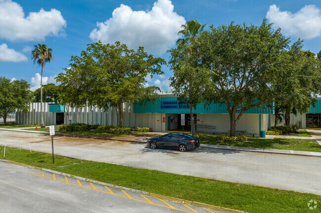 Pasadena Lakes Elementary School is committed to educating its students in Pasadena Lakes.