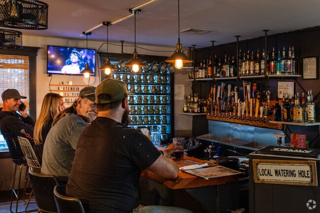 Residents enjoy a delicious meal at My Dad's Place near Livermore.