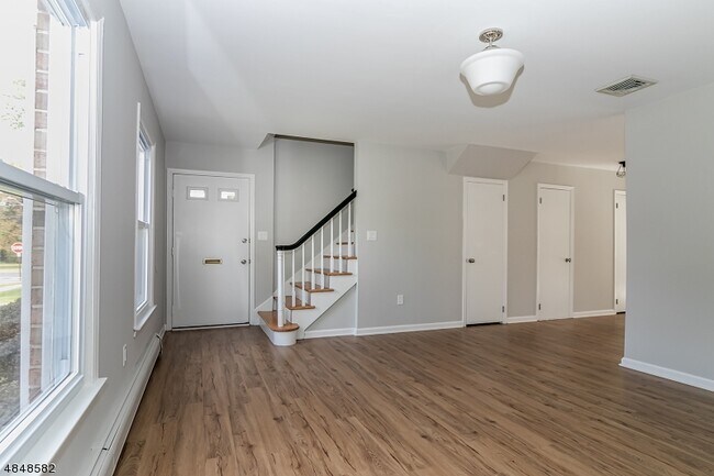 216 Holly St unit A, Cranford, NJ 07016 - photo 6