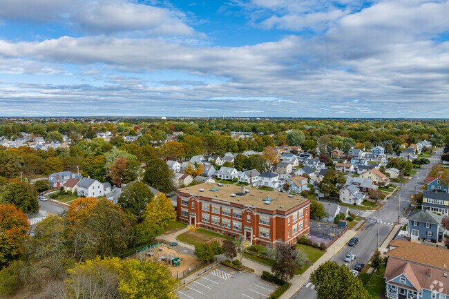 W. R. Dutemple School is located in the Auburn neighborhood of Cranston.