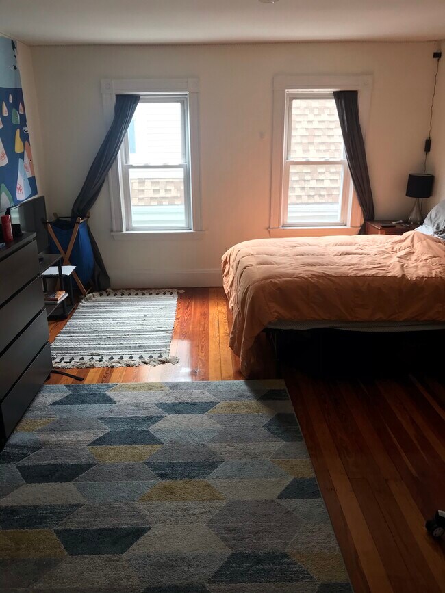 19 Warner St, Somerville, MA 02144 - photo 2