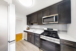 27 Lancaster Ct, Wayne, NJ 07470