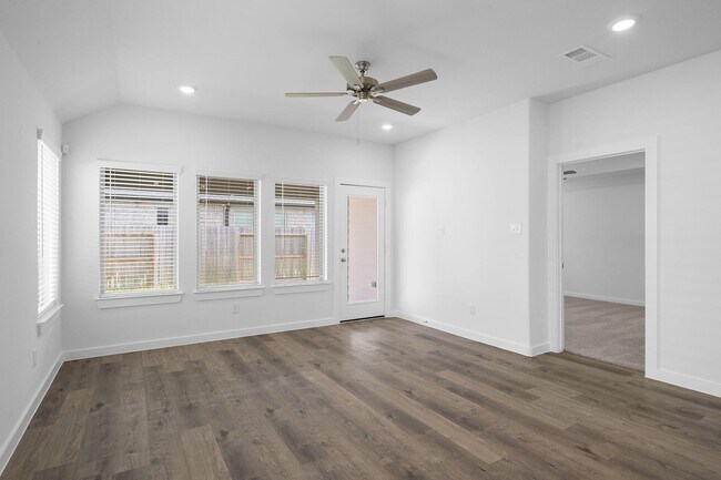 110 Orange Blossom Ct unit 38029810, Mont Belvieu, TX 77535 - photo 7