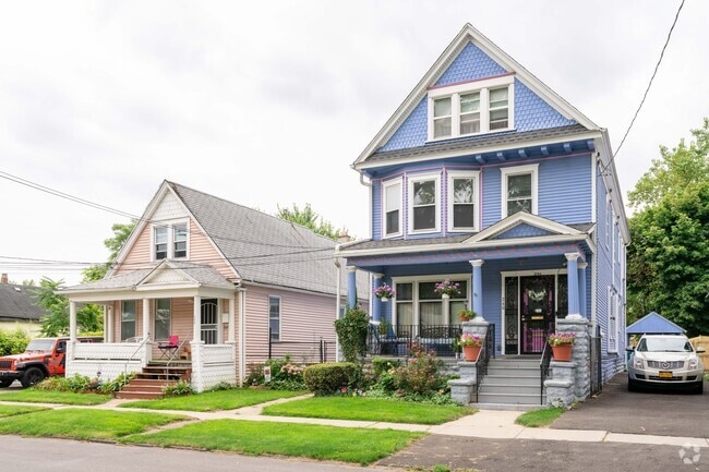 Genesee Moselle houses are an array of colors, from sky blue to mint green.