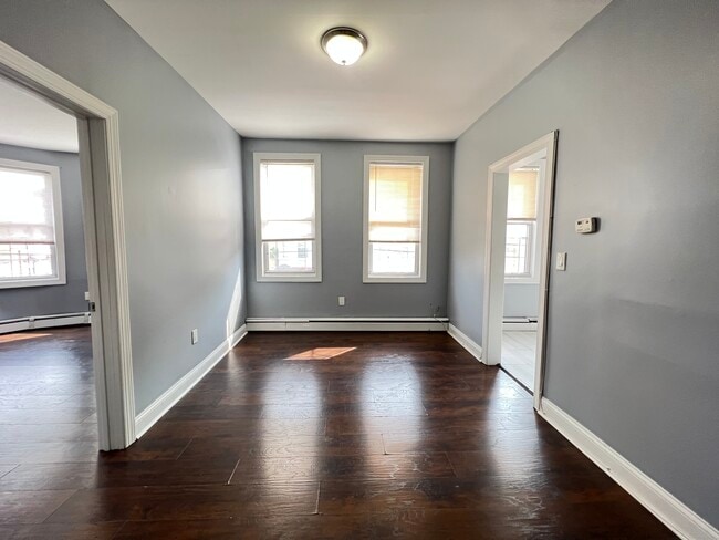 679 Kennedy Blvd unit 3, Bayonne, NJ 07002 - photo 4