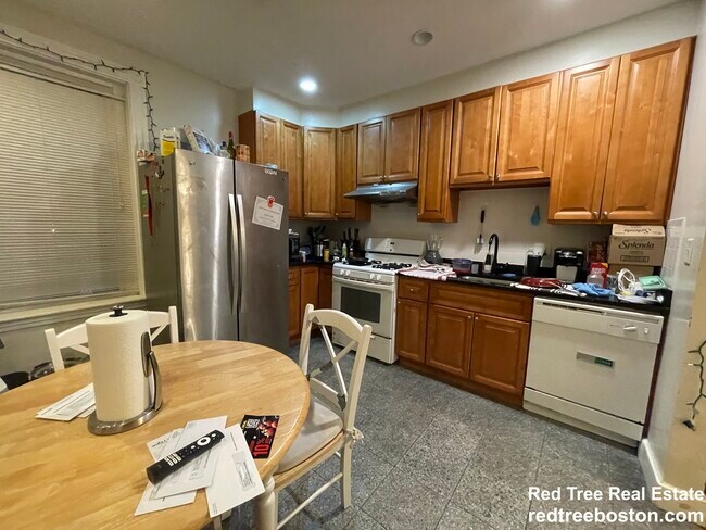 127 Cedar St unit 1, Roxbury, MA 02119 - photo 3