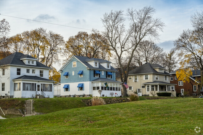 Homes neatly line the streets of Loomis.