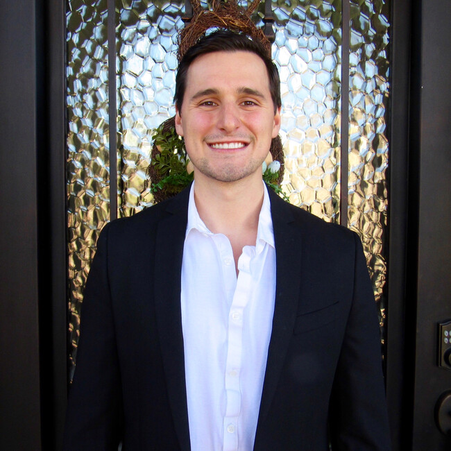 Agent Photo