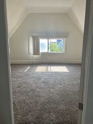 44 Lee Ave Unit 2, Bridgeport, CT 06605