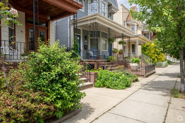 You can expect houses to sit closely together in Weehawken.
