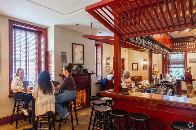 Townsend locals can head to the well known Cantwell's Tavern for tasty pub grub in a building that dates back to 1822.