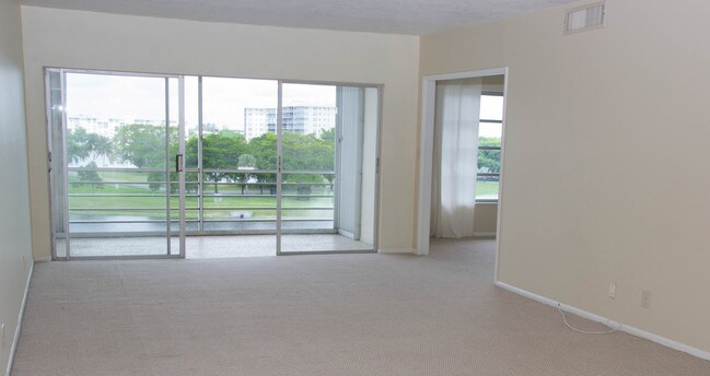 2801 N Palm Aire Dr unit 502, Pompano Beach, FL 33069 - photo 7