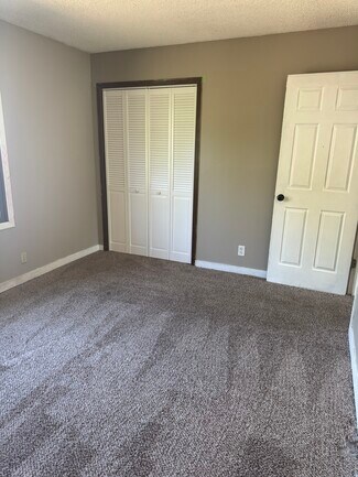 6710 Northwest Dr Unit Duplex, Windsor Heights, IA 50324