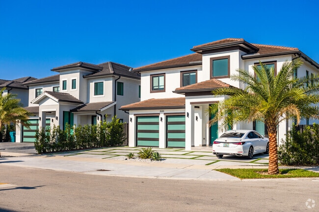 Beautiful new builds have been popping up all across Tamiami in the past fifty years.