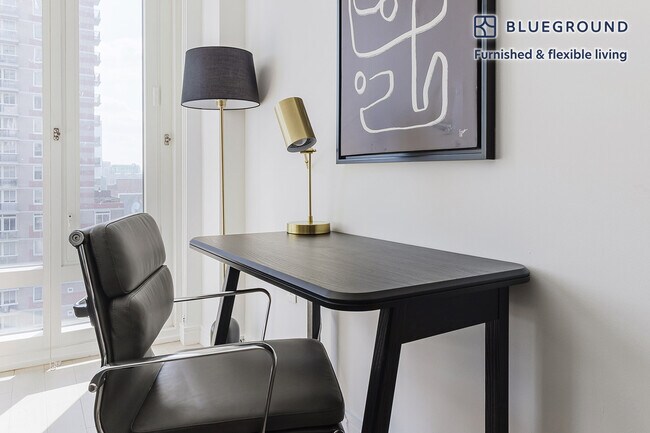 572 11th Ave unit FL12-ID1519, New York, NY 10036 - photo 4