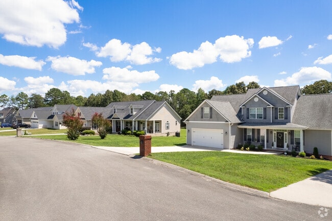 Newer Chickamauga homes introduce more suburban living to the neighborhood.