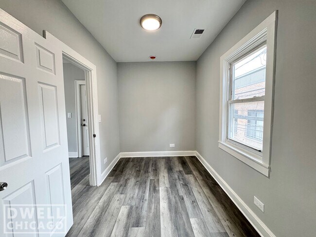 1546 W Walton St unit 2R, Chicago, IL 60642 - photo 7