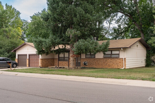 Most of the ranch style homes in Rogers Park were built in the later part of the 20th century.