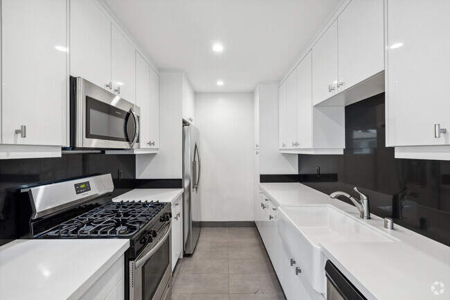 1BR, 1BA - 1,000SF - Kitchen