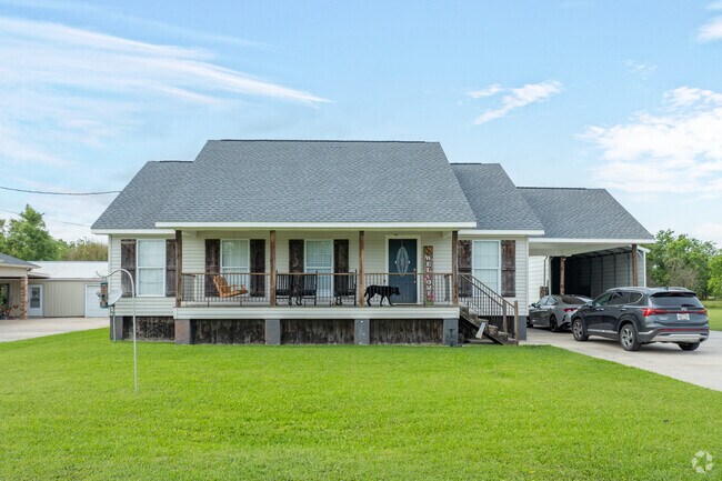 Medium sized homes in Lockport Heights offer front porches and larger lots.