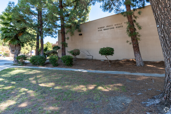 Robert Frost Middle School