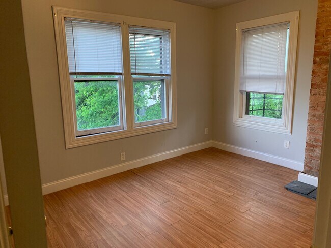 2372 Harper Ave unit 2, Cincinnati, OH 45212 - photo 7